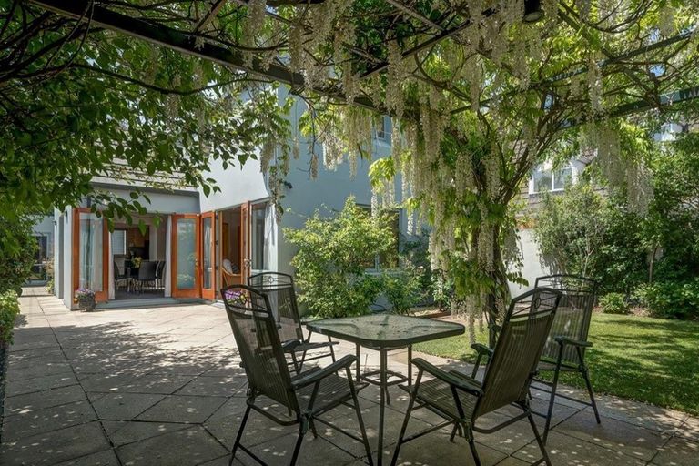 Photo of property in 41 Strowan Road, Strowan, Christchurch, 8052