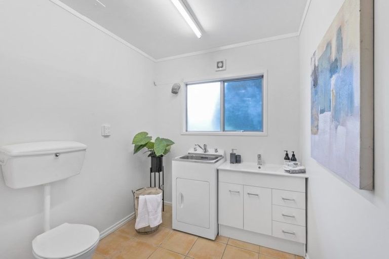 Photo of property in 2/10 Pierce Road, Milford, Auckland, 0620