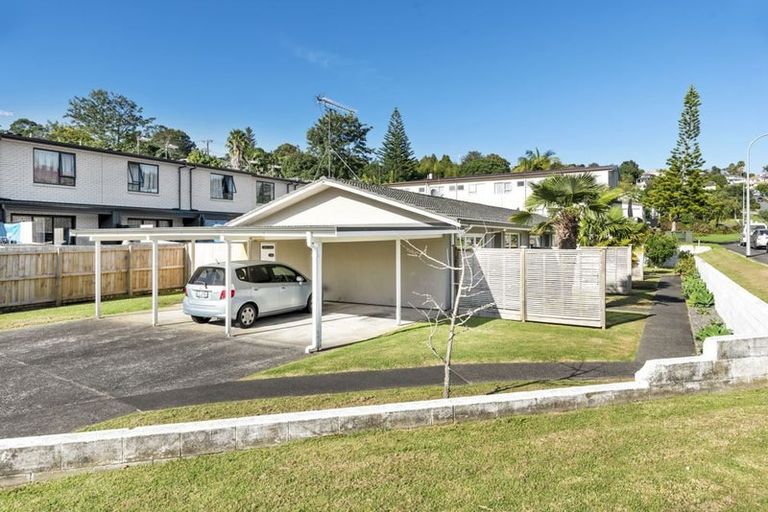 Photo of property in 1/10 Agincourt Street, Glenfield, Auckland, 0629