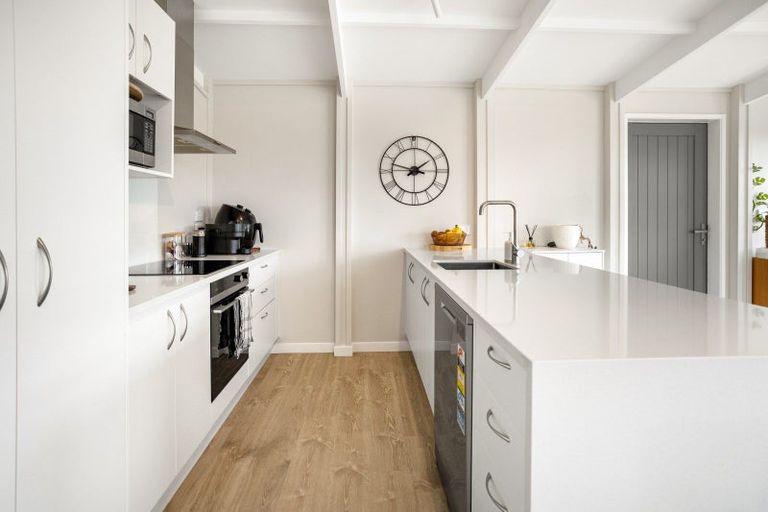 Photo of property in 8 Ngaroma Crescent, Whitianga, 3510