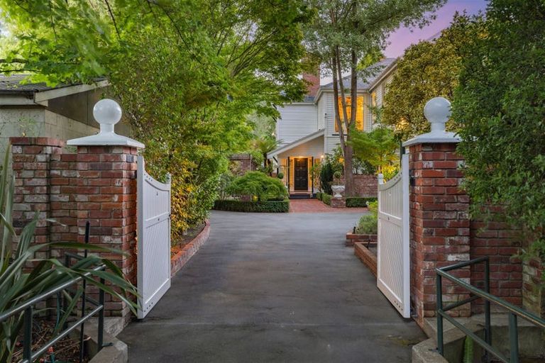 Photo of property in Chilcombe Homestead, 4 Medbury Terrace, Fendalton, Christchurch, 8041