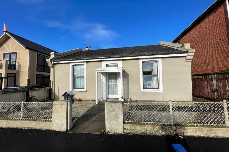 Photo of property in 5 Howe Street, North Dunedin, Dunedin, 9016