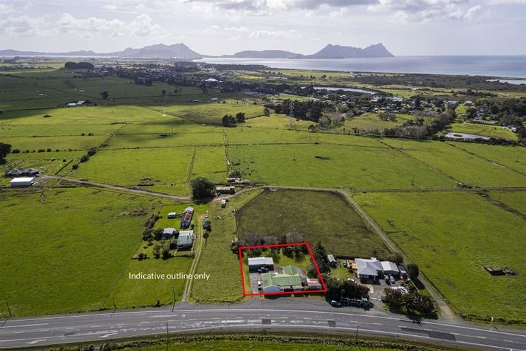 Photo of property in 2725 State Highway 1, Ruakaka, Whangarei, 0171