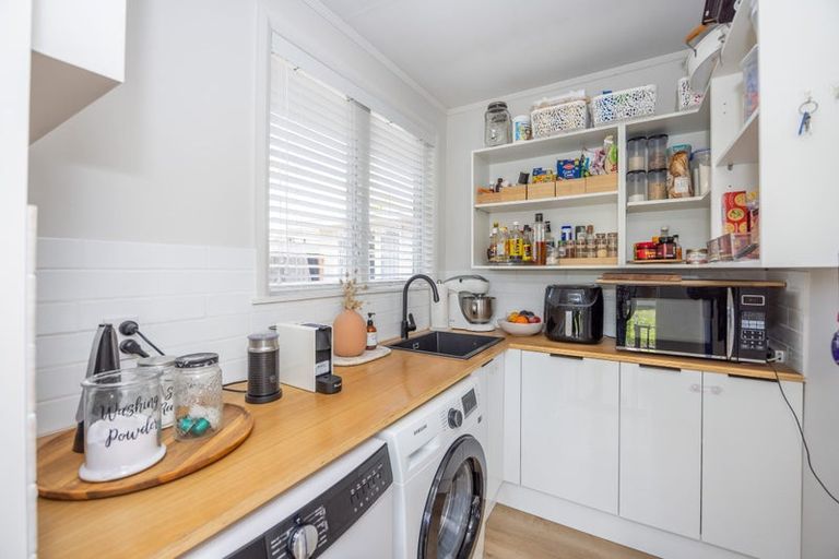 Photo of property in 8 Williams Place, Fairfield, Hamilton, 3214