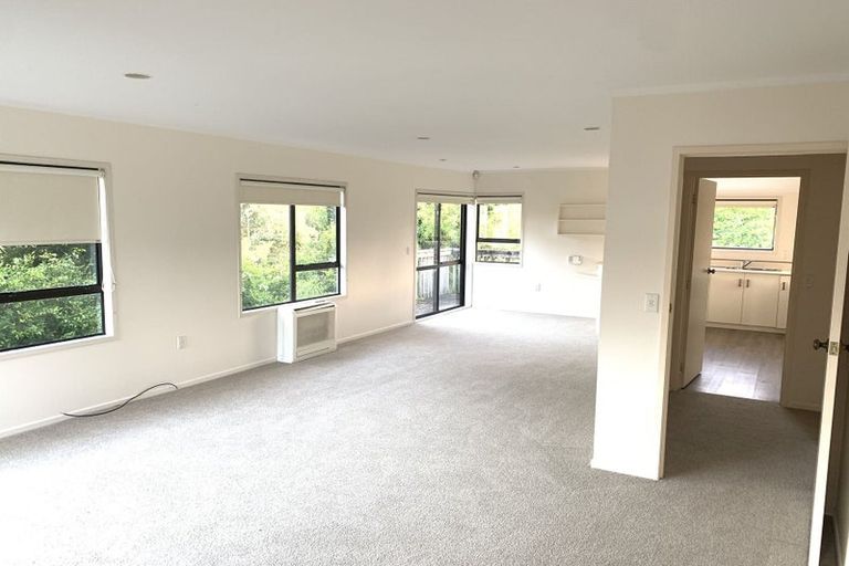 Photo of property in 1/3 Fayette Place, Te Atatu South, Auckland, 0610