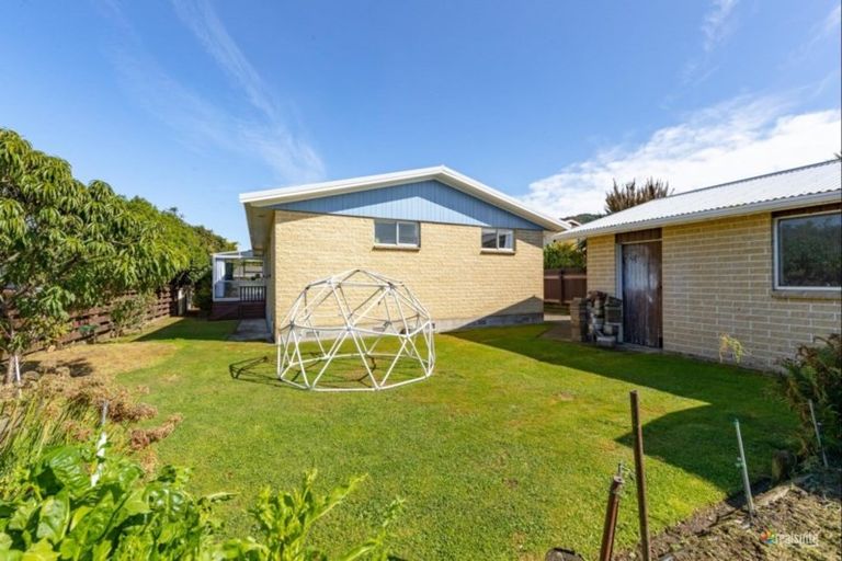 Photo of property in 4 Toledo Grove, Totara Park, Upper Hutt, 5018