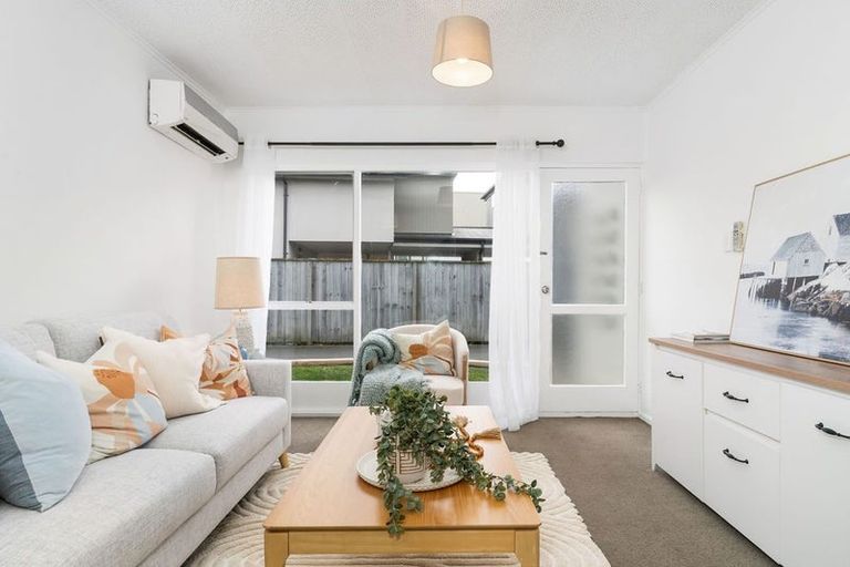 Photo of property in 4/53 Brockworth Place, Riccarton, Christchurch, 8011