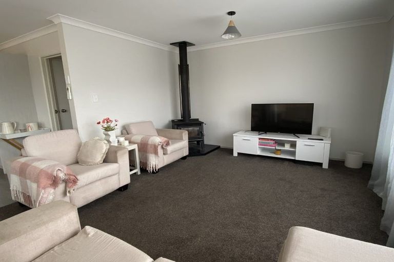 Photo of property in 1/21 Salford Avenue, Redwood, Christchurch, 8051