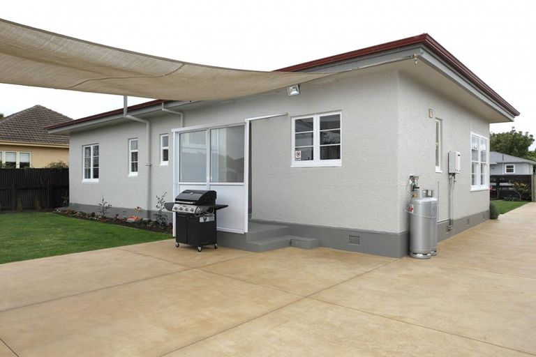 Photo of property in 214 Saint Leonards Avenue, Saint Leonards, Hastings, 4120