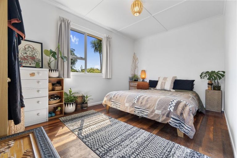 Photo of property in 6 Tutchen Avenue, Raglan, 3225