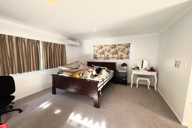 Photo of property in 15 Correa Court, Goodwood Heights, Auckland, 2105