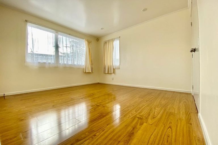 Photo of property in 41 Sharland Avenue, Manurewa, Auckland, 2102