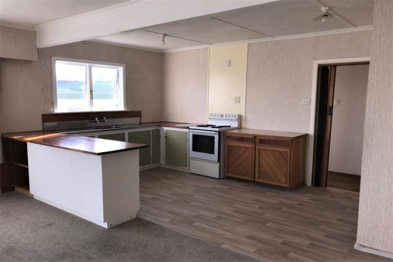 Photo of property in 221 Mangorei Road, Merrilands, New Plymouth, 4312