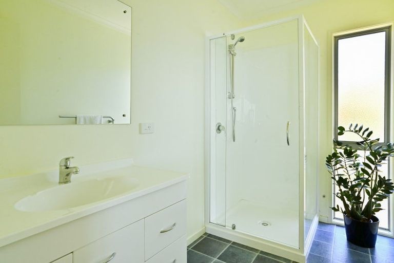 Photo of property in 6 Argyle Street, Mahia, 4198