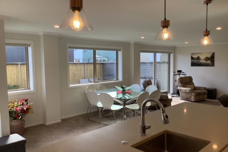 Photo of property in 14 Latimer Way, Petone, Lower Hutt, 5012