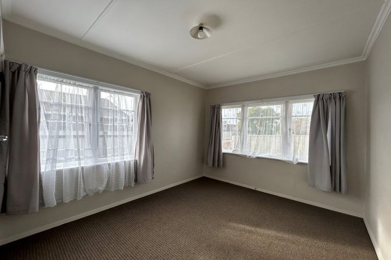 Photo of property in 19 Moeller Street, Taradale, Napier, 4112