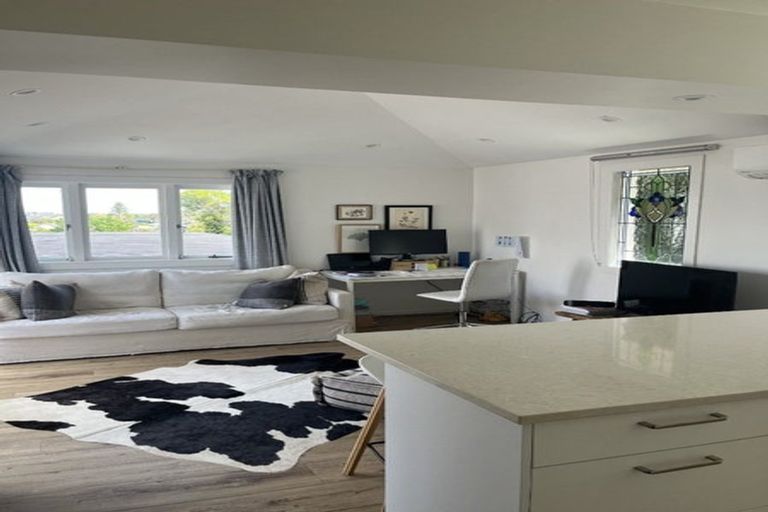 Photo of property in 2/32 Aramoana Avenue, Devonport, Auckland, 0624