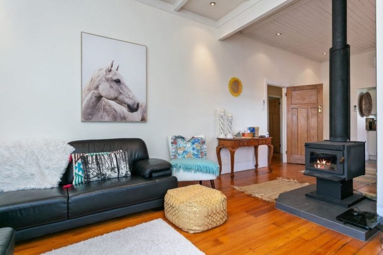 Photo of property in 2 Cook Street, Leamington, Cambridge, 3432