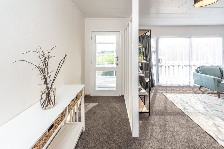 Photo of property in 21 Oturi Road, Waverley, 4510