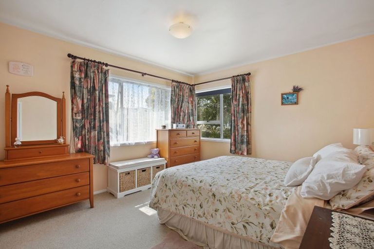 Photo of property in 45 Pigeon Mountain Road, Half Moon Bay, Auckland, 2012