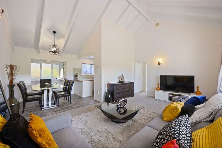 Photo of property in 2/30 Curacao Place, Half Moon Bay, Auckland, 2012
