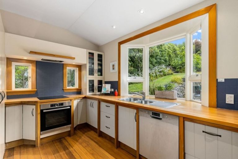 Photo of property in 140 Hackthorne Road, Cashmere, Christchurch, 8022