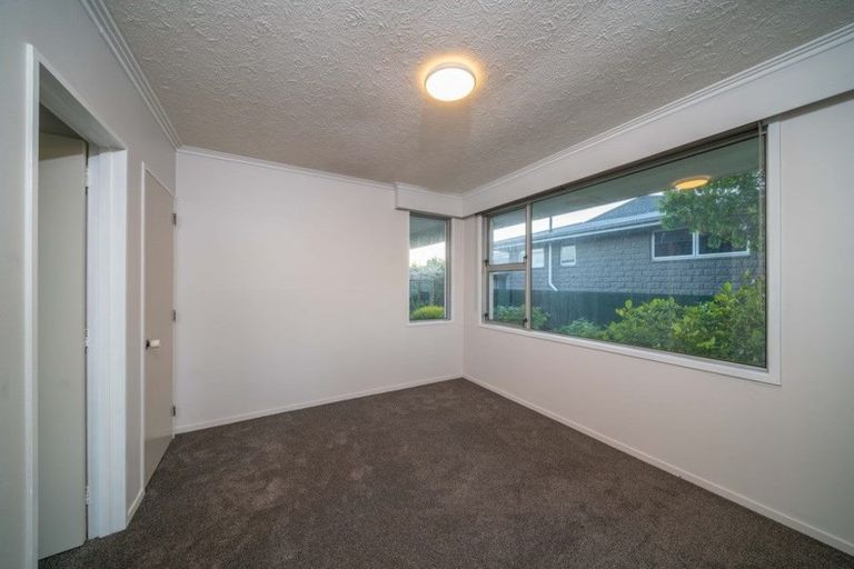 Photo of property in 5 Radbrook Street, Avonhead, Christchurch, 8042
