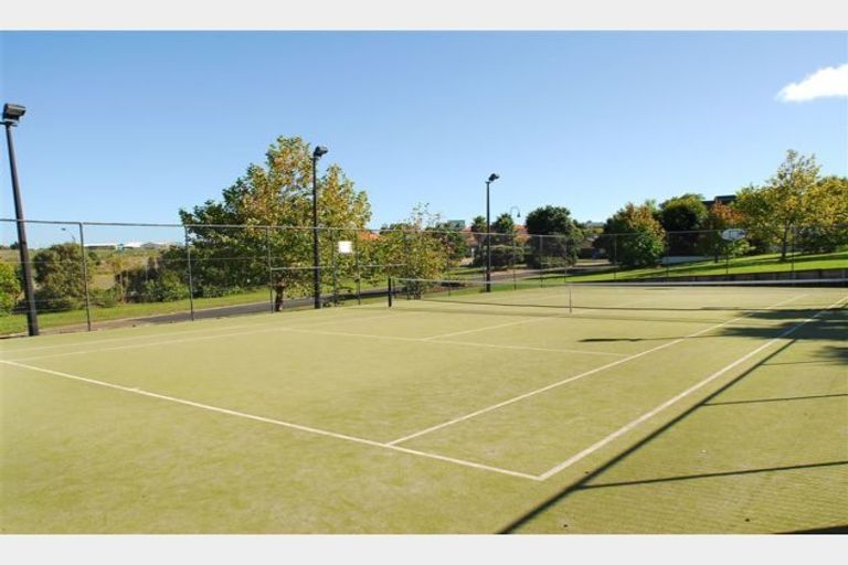 Photo of property in 50 Serene Place, Gulf Harbour, Whangaparaoa, 0930