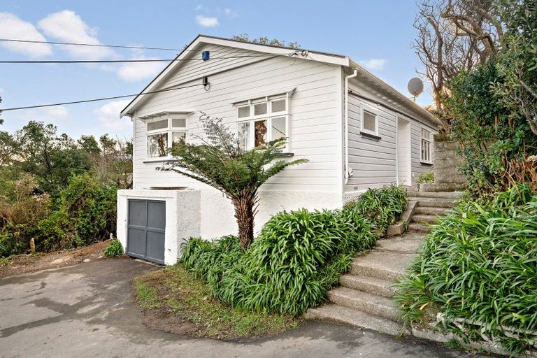 Photo of property in 7 Homebush Road, Khandallah, Wellington, 6035