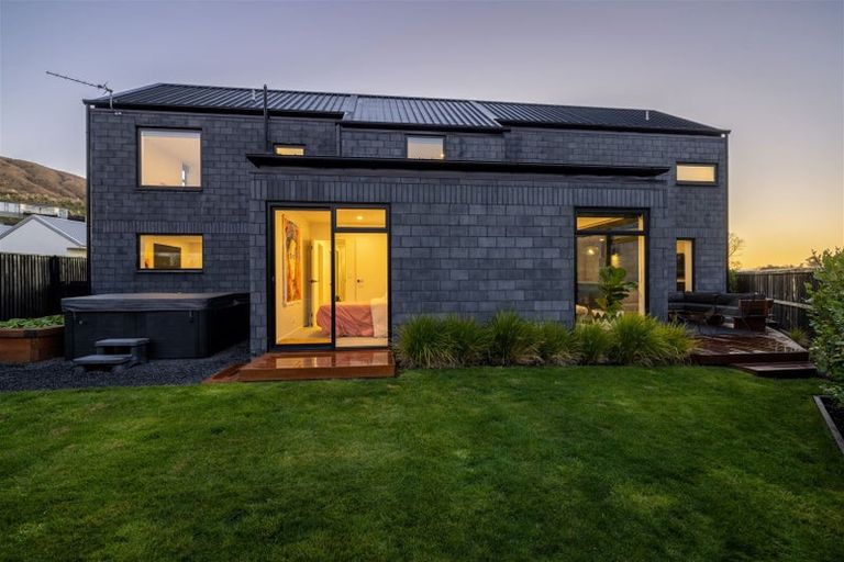 Photo of property in 5 Betty Roberts Lane, Cracroft, Christchurch, 8022