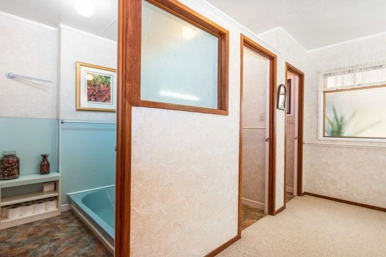 Photo of property in 20 Mountain Road, Morningside, Whangarei, 0110