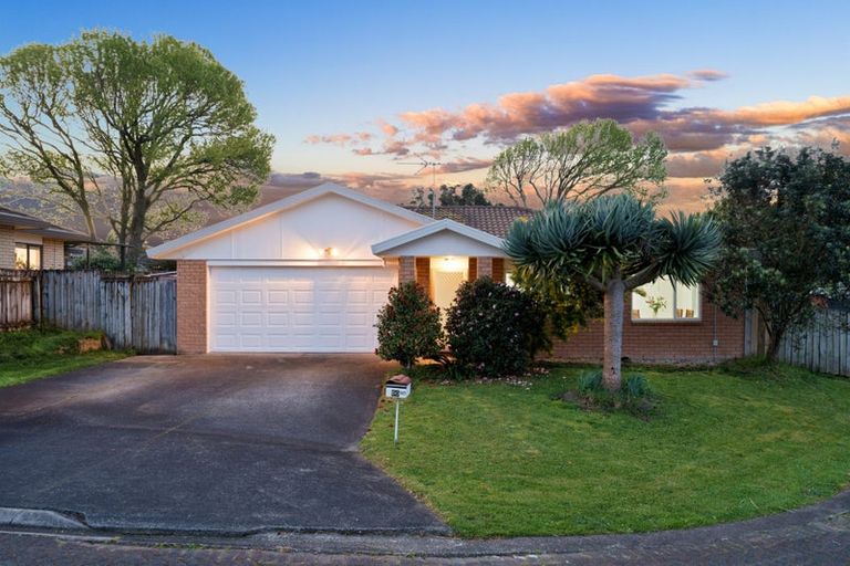 Photo of property in 17 Greenberry Drive, Ranui, Auckland, 0612