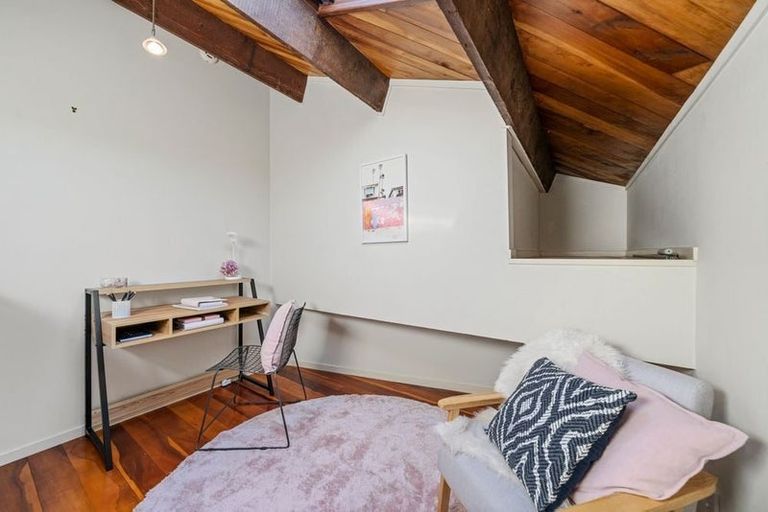 Photo of property in Metro Apartments, 12/220 Thorndon Quay, Pipitea, Wellington, 6011