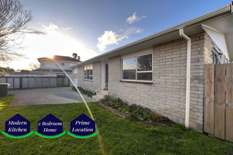 Photo of property in 2/136 Chivalry Road, Glenfield, Auckland, 0629