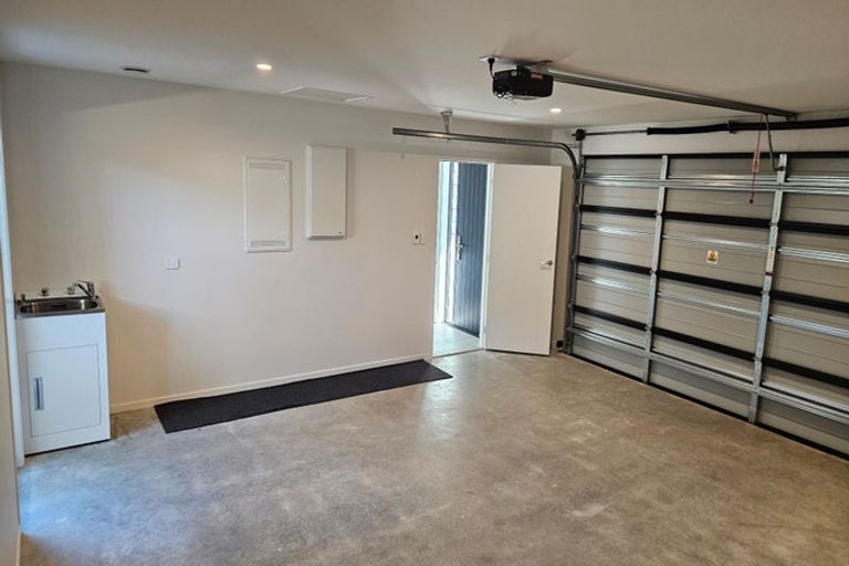 Photo of property in 5a Massey Street, Westown, New Plymouth, 4310