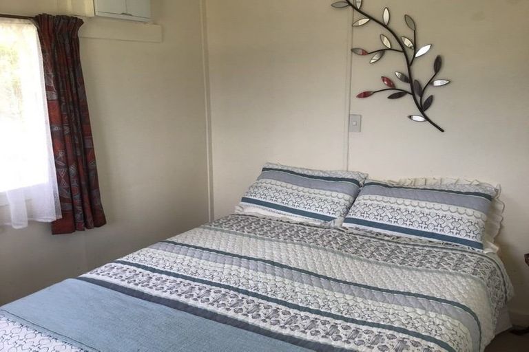 Photo of property in 8 Omokoroa Road, Omokoroa, 3114