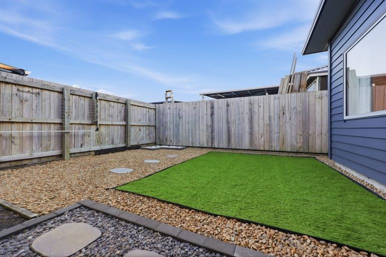 Photo of property in 16 Harore Road, Takanini, 2112