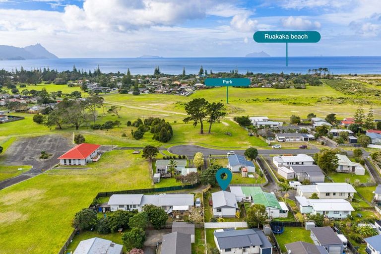 Photo of property in 17 Moki Place, Ruakaka, 0116