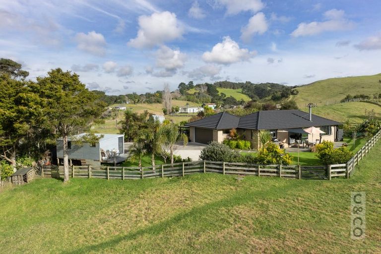 Photo of property in 188 Mcpike Road, Waimauku, 0883