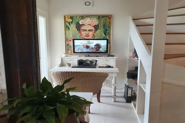 Photo of property in 8 Grants Avenue, Russell, 0202