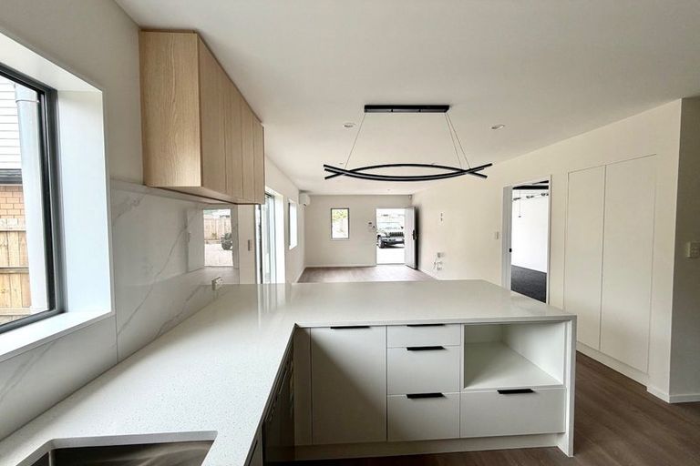 Photo of property in 17c Martin Place, Kelston, Auckland, 0602