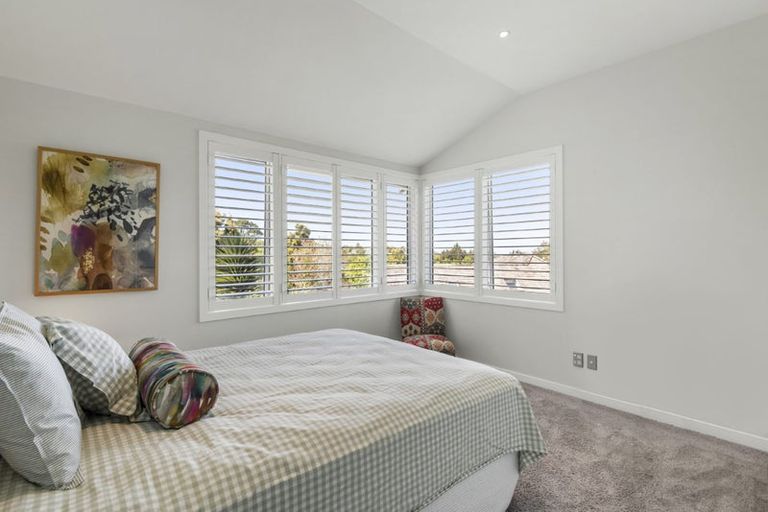 Photo of property in 8 Tree Fern Trail, Campbells Bay, Auckland, 0630