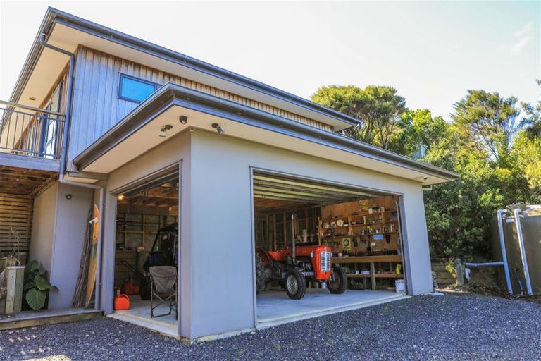 Photo of property in 986 Tuateawa Road, Waikawau, Coromandel, 3584