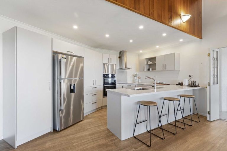 Photo of property in 118 Paparata Road, Bombay, 2675