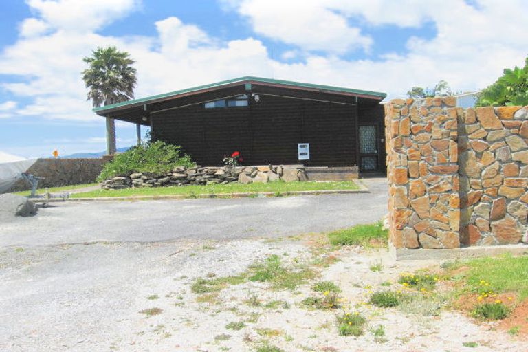 Photo of property in 2 Stratford Drive, Cable Bay, 0420