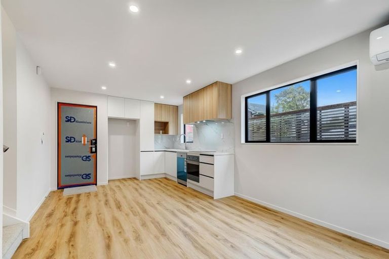 Photo of property in 8a Butterworth Drive, Glendene, Auckland, 0602