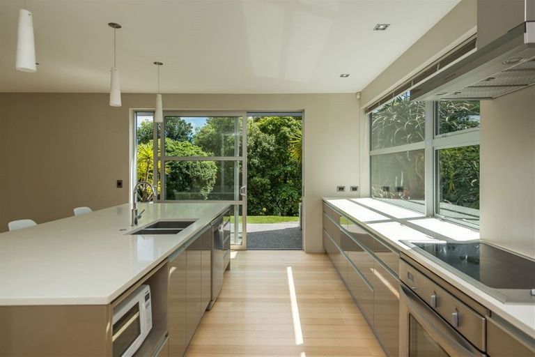 Photo of property in 62 Dyers Pass Road, Cashmere, Christchurch, 8022