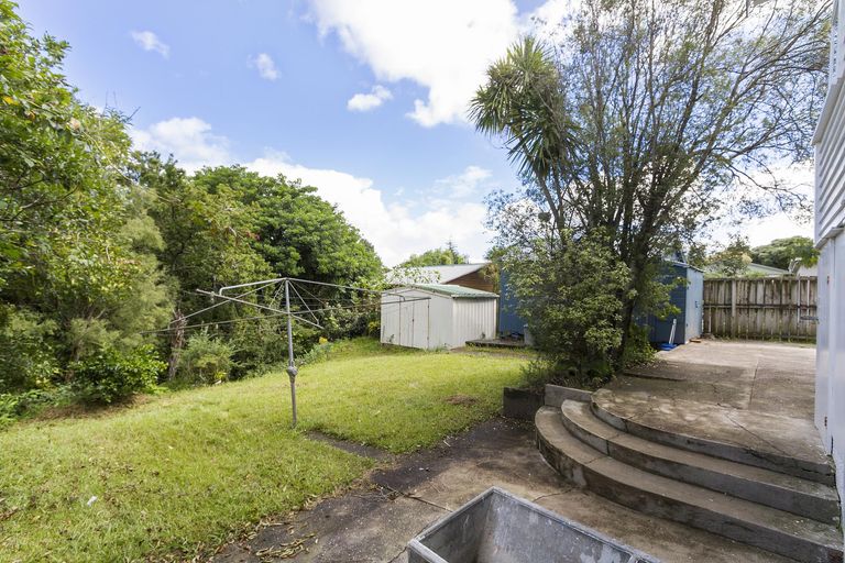 Photo of property in 9 Hutchinson Avenue, New Lynn, Auckland, 0600