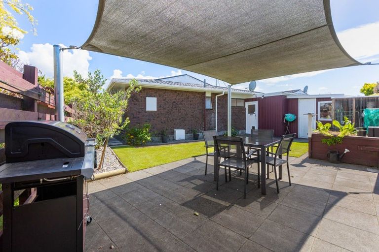 Photo of property in 1a Hunter Place, Merrilands, New Plymouth, 4312