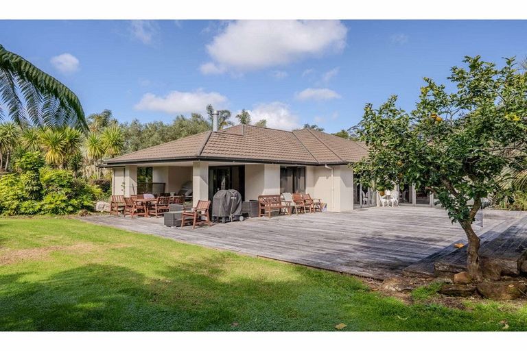 Photo of property in 4 Kotare Heights, Kerikeri, 0230